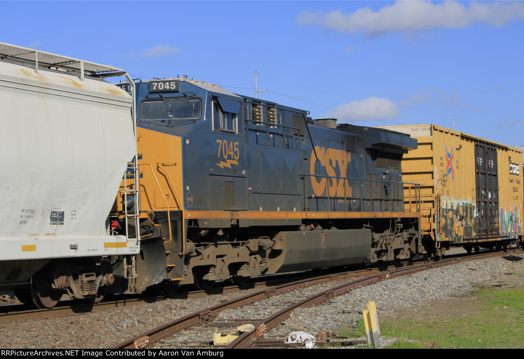 CSXT M514 Mid Train DP